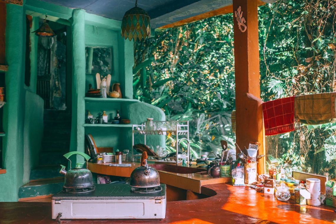 La cuisine extérieure en bois