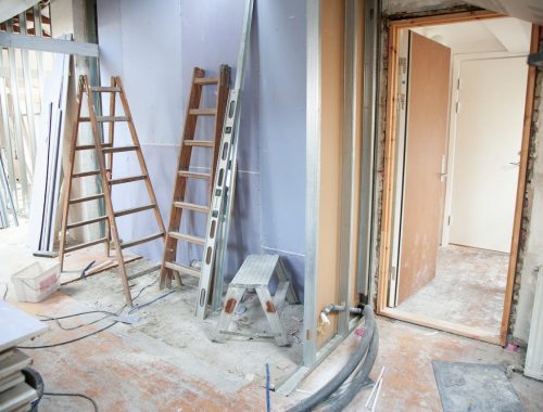 guide pratique pour les travaux de rénovation en Cassant un mur sous fenêtre